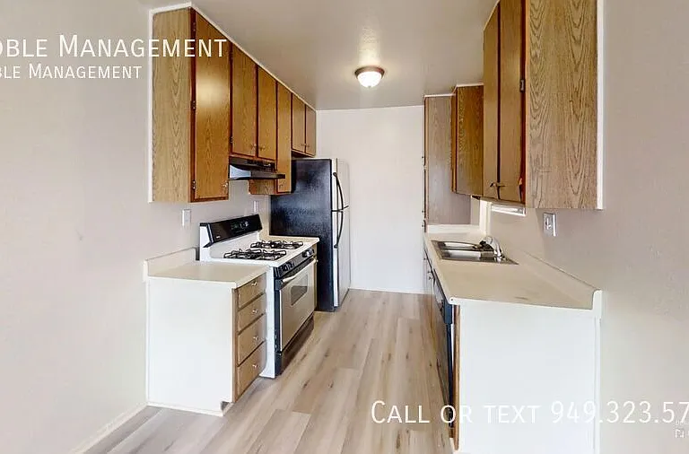 22 E Market St #D — Photo 10