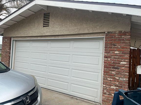 3rd image of 2140 E Washington Ave