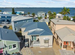 561 Nettles Blvd, Jensen Beach, FL 34957