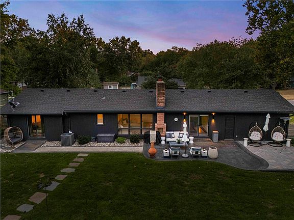 3rd image of 3718 W 96th St