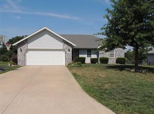 725 Poplar Ct, Marshfield, MO 65706