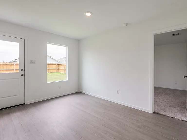 538 Montclair Ave — Photo 6