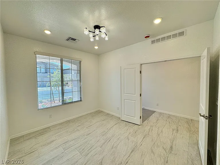 5772 Yellow House St — Photo 9