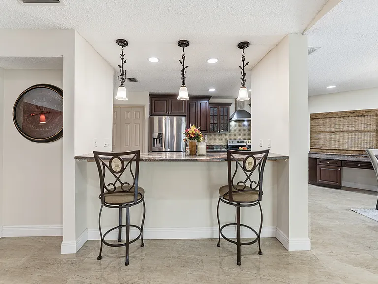6513 Thoroughbred Loop — Photo 14