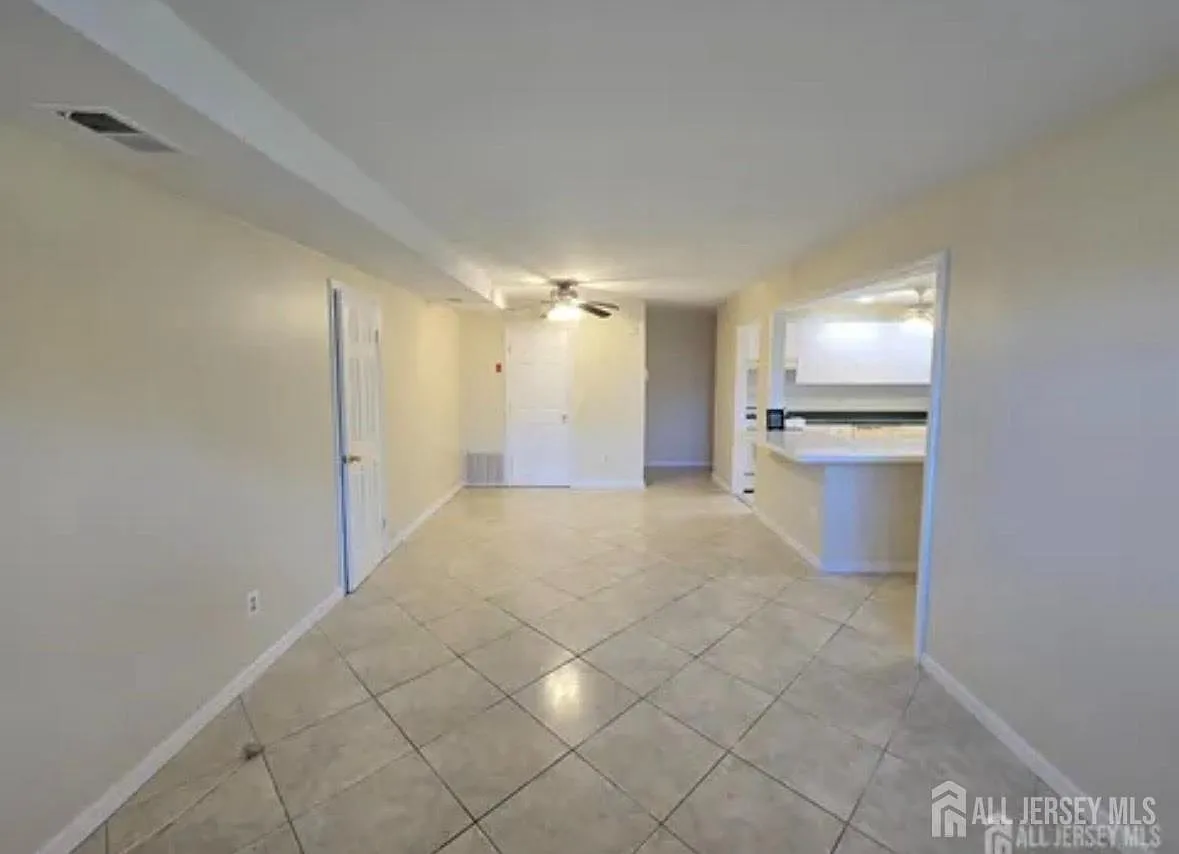 2 bed, 1.0 bath, $2,200 — Photo 4