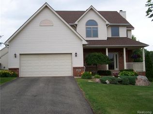 1098 Maplegrove Ct, Brighton, MI