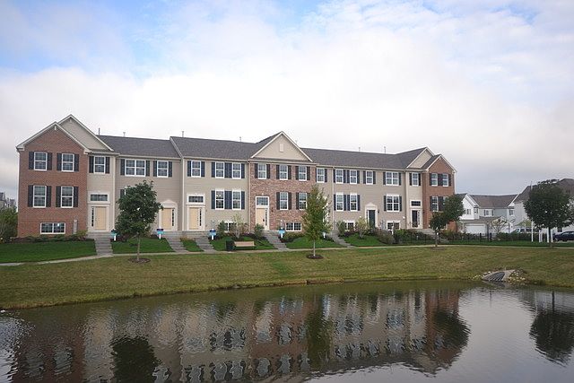 1st image of 252 Lionel Dr