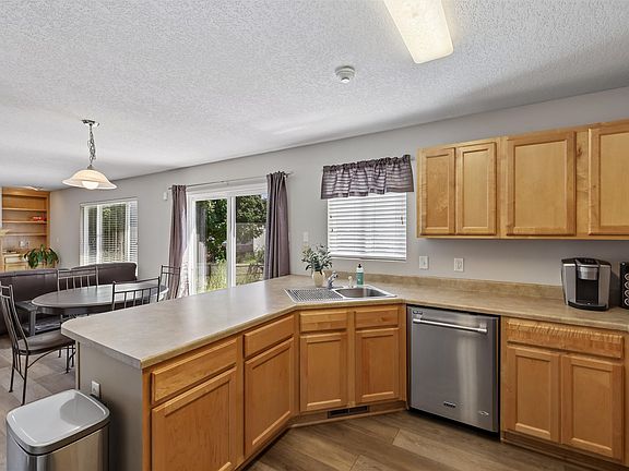 5th image of 5901 NW 94th St