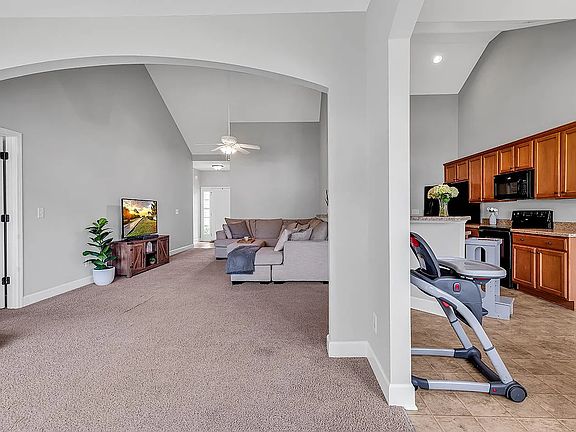 5th image of 4749 Farm Lake Dr