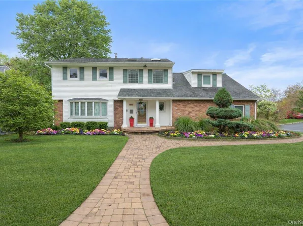 69 Lauren Avenue, Dix Hills, NY 11746