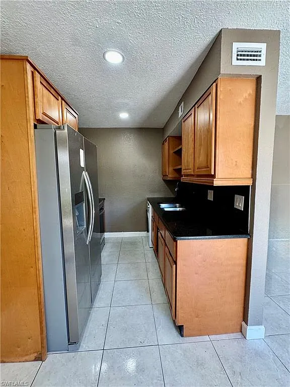 Building Photo - 4603 Bayshore Dr #F4