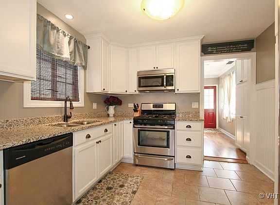 4th image of 6220 W 94th St