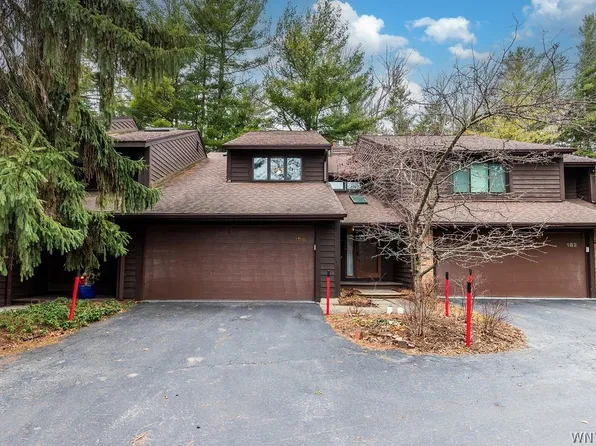 186 Breezewood Cmn, East Amherst, NY 14051