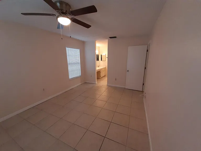 2910 Wainwright Ct — Photo 12