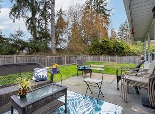 5706 Ebbtide St #1, Sechelt, BC