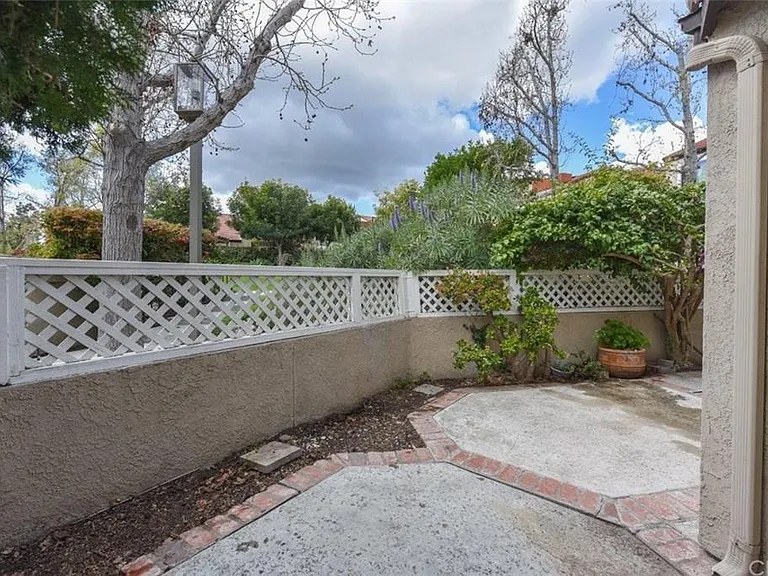 131 Stanford Ct #42 — Photo 22