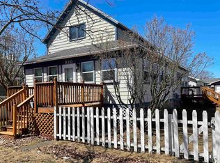 320 Wisconsin Ave, Gladstone, MI 49837