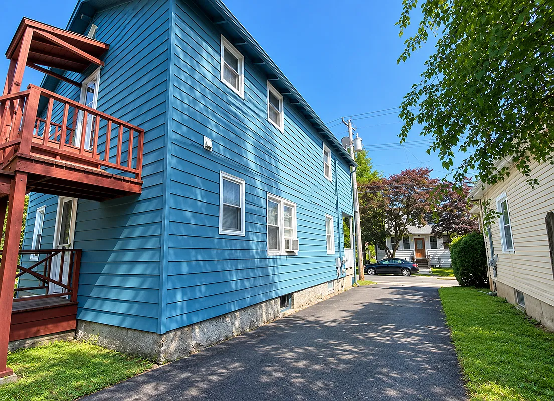 2 bed, 1.0 bath, 1742 sqft, $2,000 — Photo 3