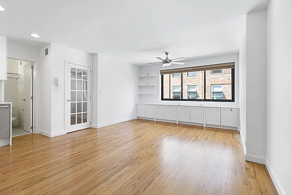 Rented by UbiQ NY | media 12