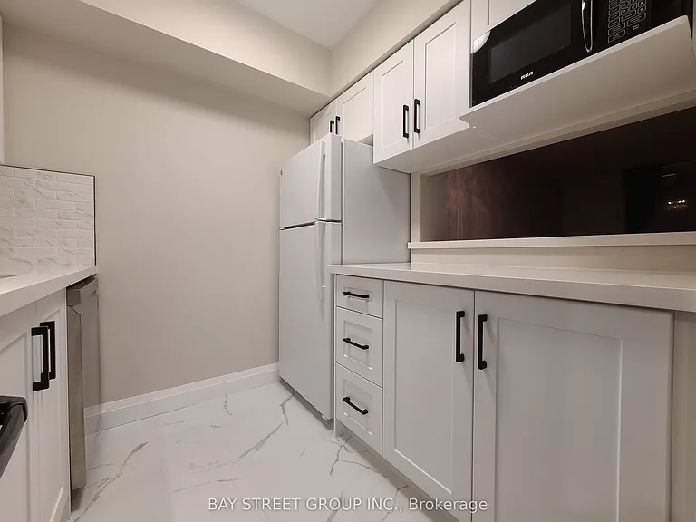 633 Bay St #1212 — Photo 3