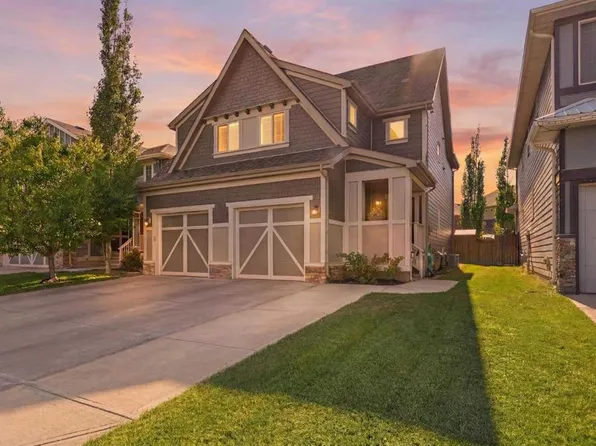 17 NE Mahogany Ter SE, Calgary, AB T3M 0R5