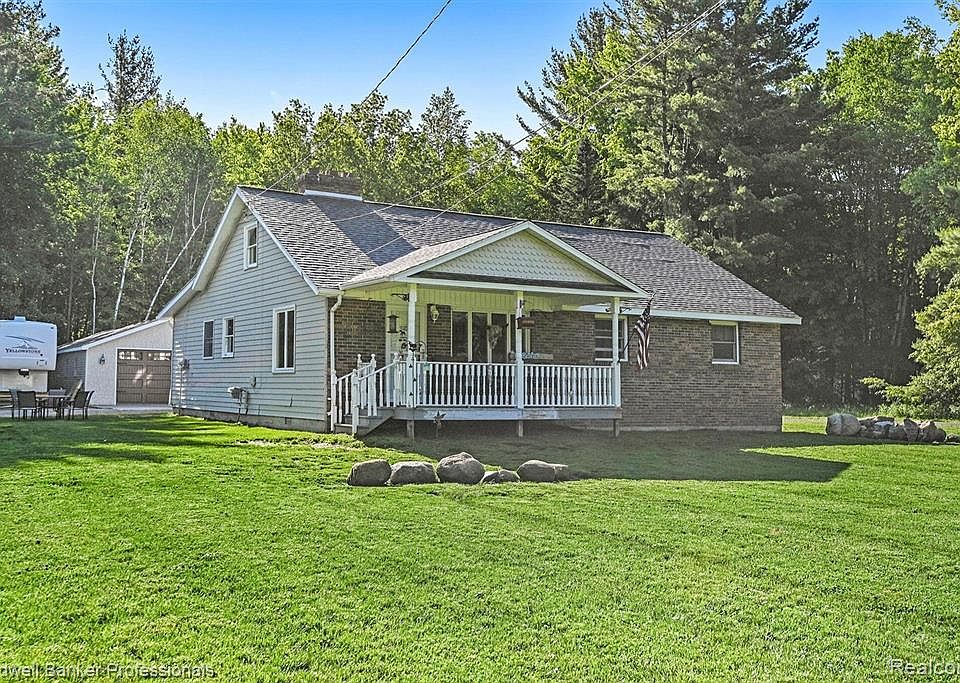 1st image of 203 Robinhood Dr