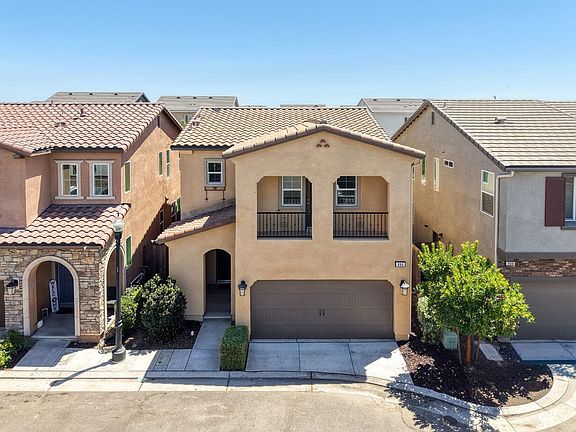 2nd image of 896 Lassen Ln W