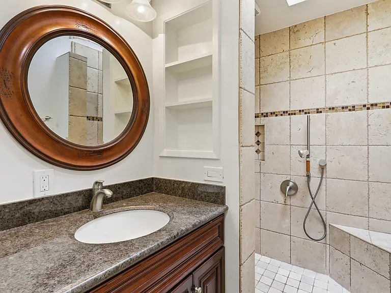 5588 Dartmouth Dr — Photo 16