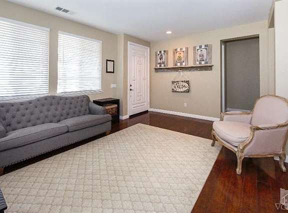 5th image of 3808 Tiverton Dr