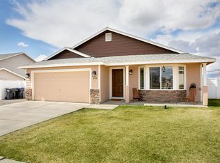 606 Mount Adams St, Moxee, WA 98936