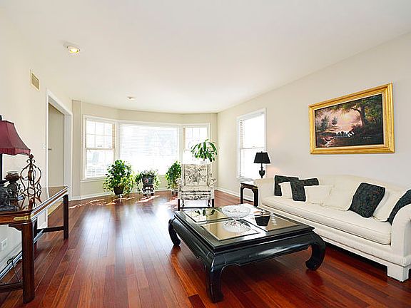 5th image of 8342 Kilbourn Ave