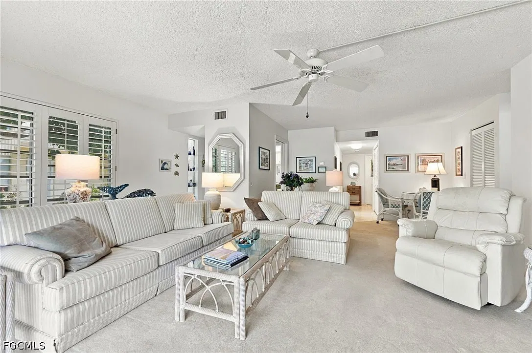 2 bed, 2.0 bath, 1300 sqft, $5,500 — Photo 2