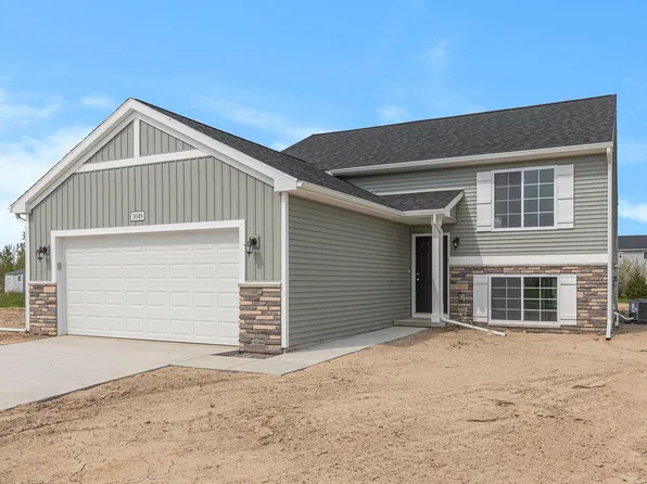 1051 Lakeside Ln, Oregon, OH 43616