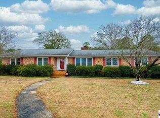 2687 Pineland Cir, Hartsville, SC 29550