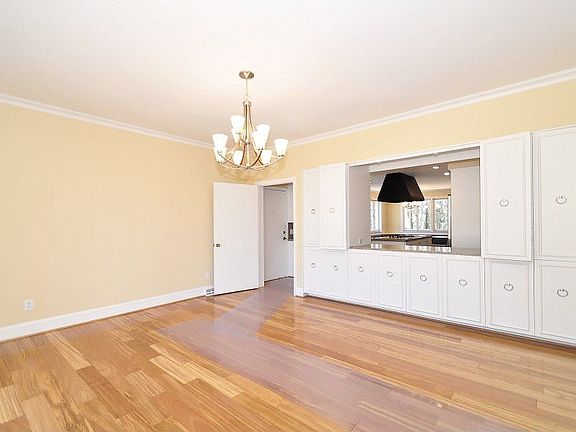 5th image of 953 Sandswood Dr