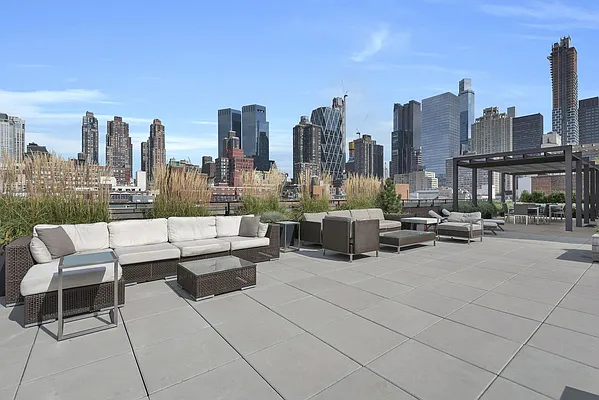 Rented by Corcoran | media 21