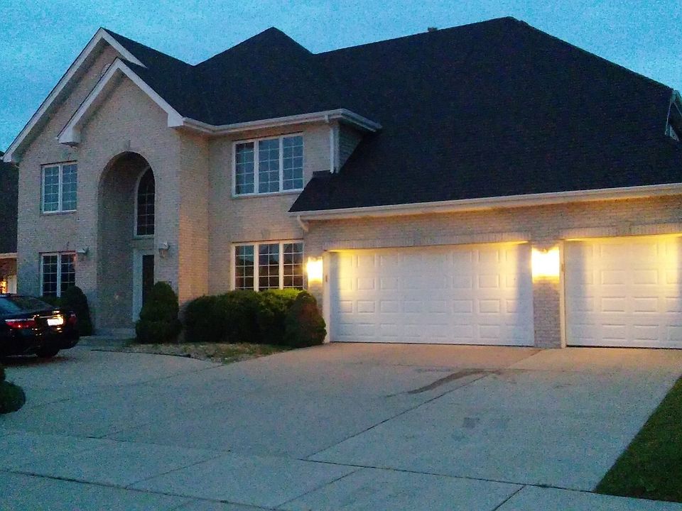 1st image of 17021 Waterford Dr