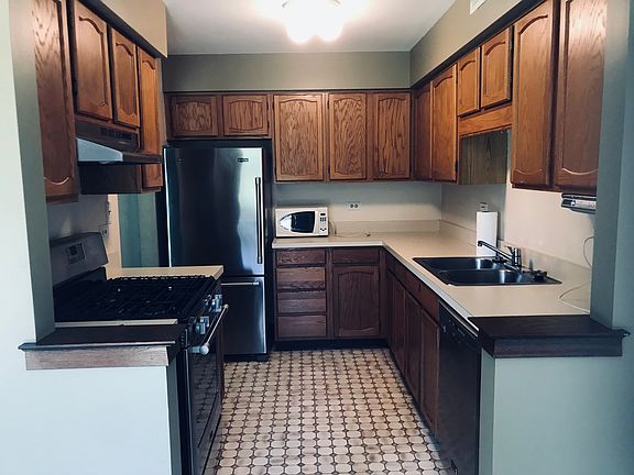 5th image of 1850 Portsmouth Dr #A