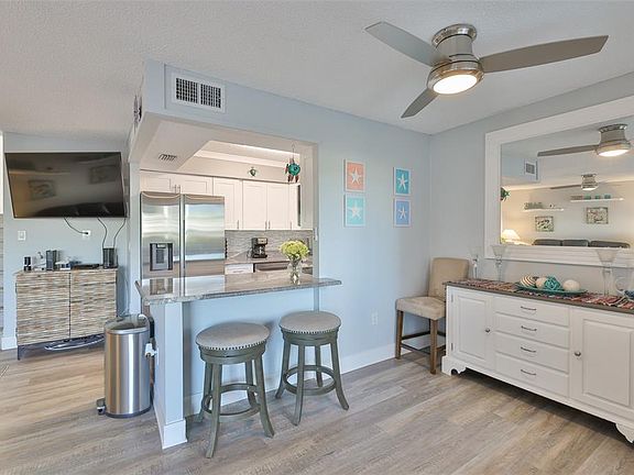 3rd image of 14800 Walsingham Rd APT 1203