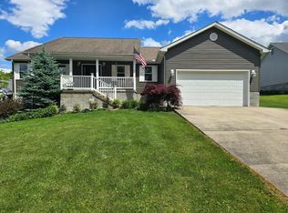 202 Ridge Point Cir, Daniels, WV 25832