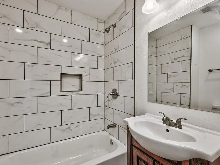 5600 Pony Express Ct — Photo 12