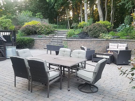 5th image of 1525 Hornbeam Dr