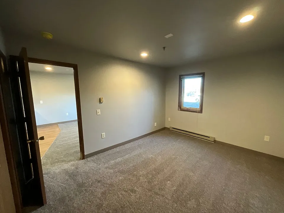 1038 Fond du Lac Ave