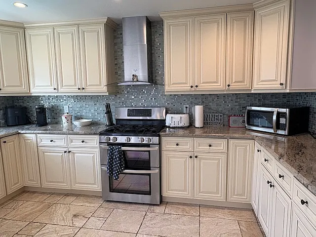 2905 W Bay Court Ave — Photo 7