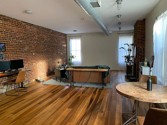 3rd floor apartment