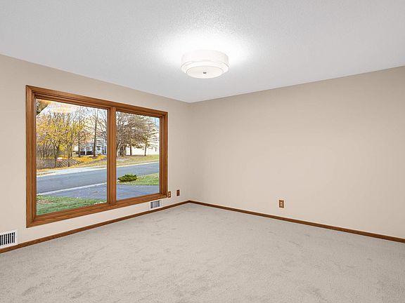 3rd image of 10134 Utah Ave S