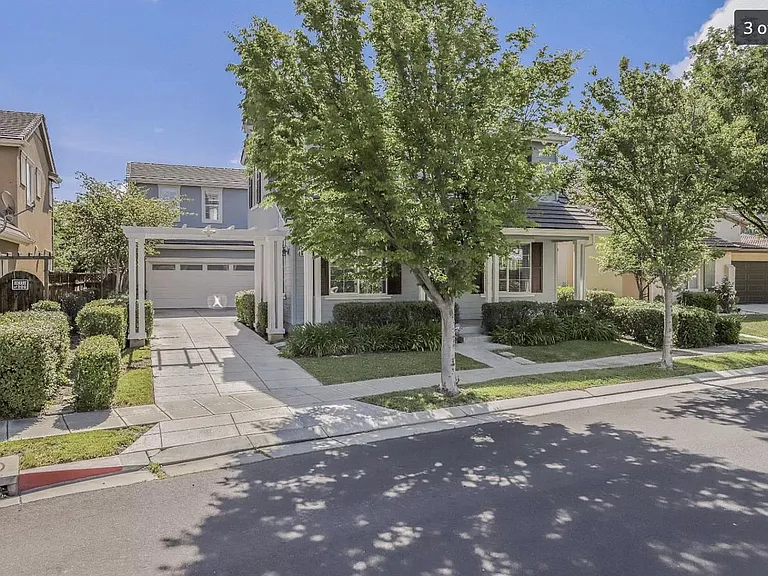606 Leah Ln — Photo 6