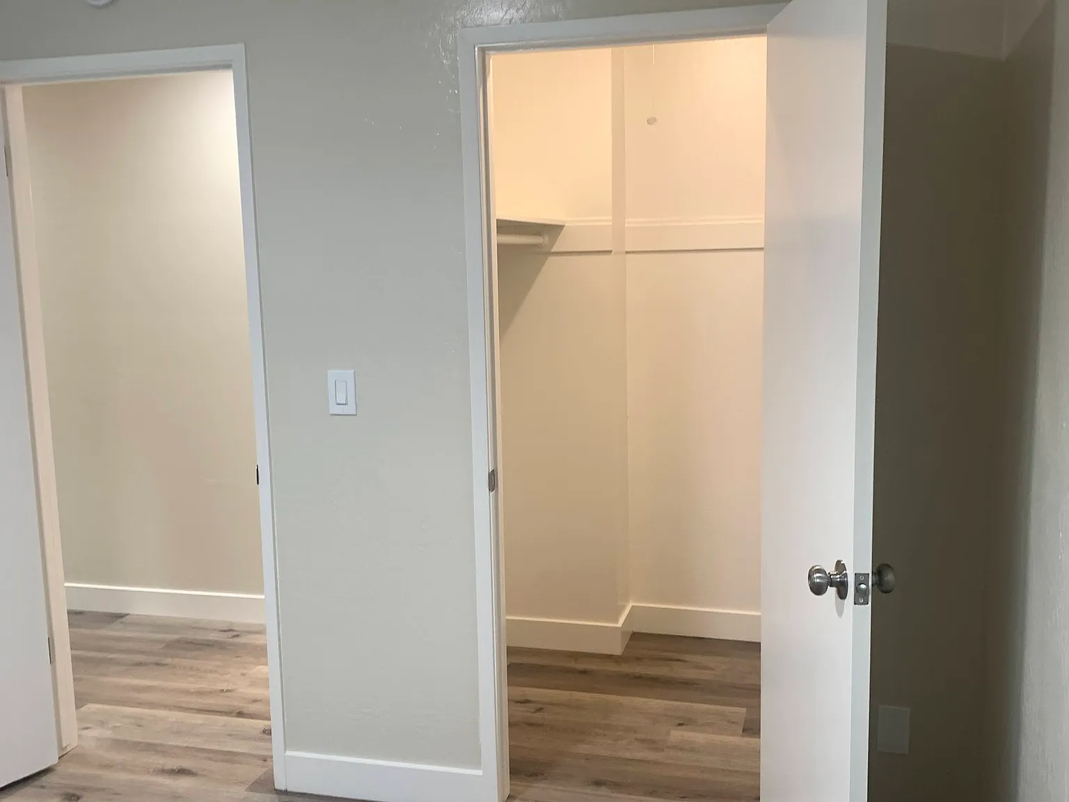 2 bed, 830 sqft, $3,000 — Photo 3