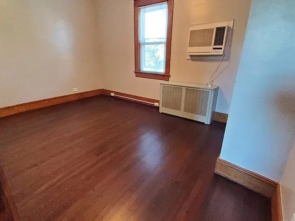 285 Born Street image 18 of 41