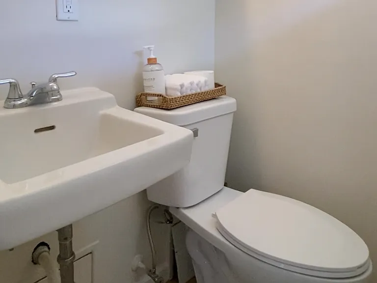 728 Whitehall Dr — Photo 15